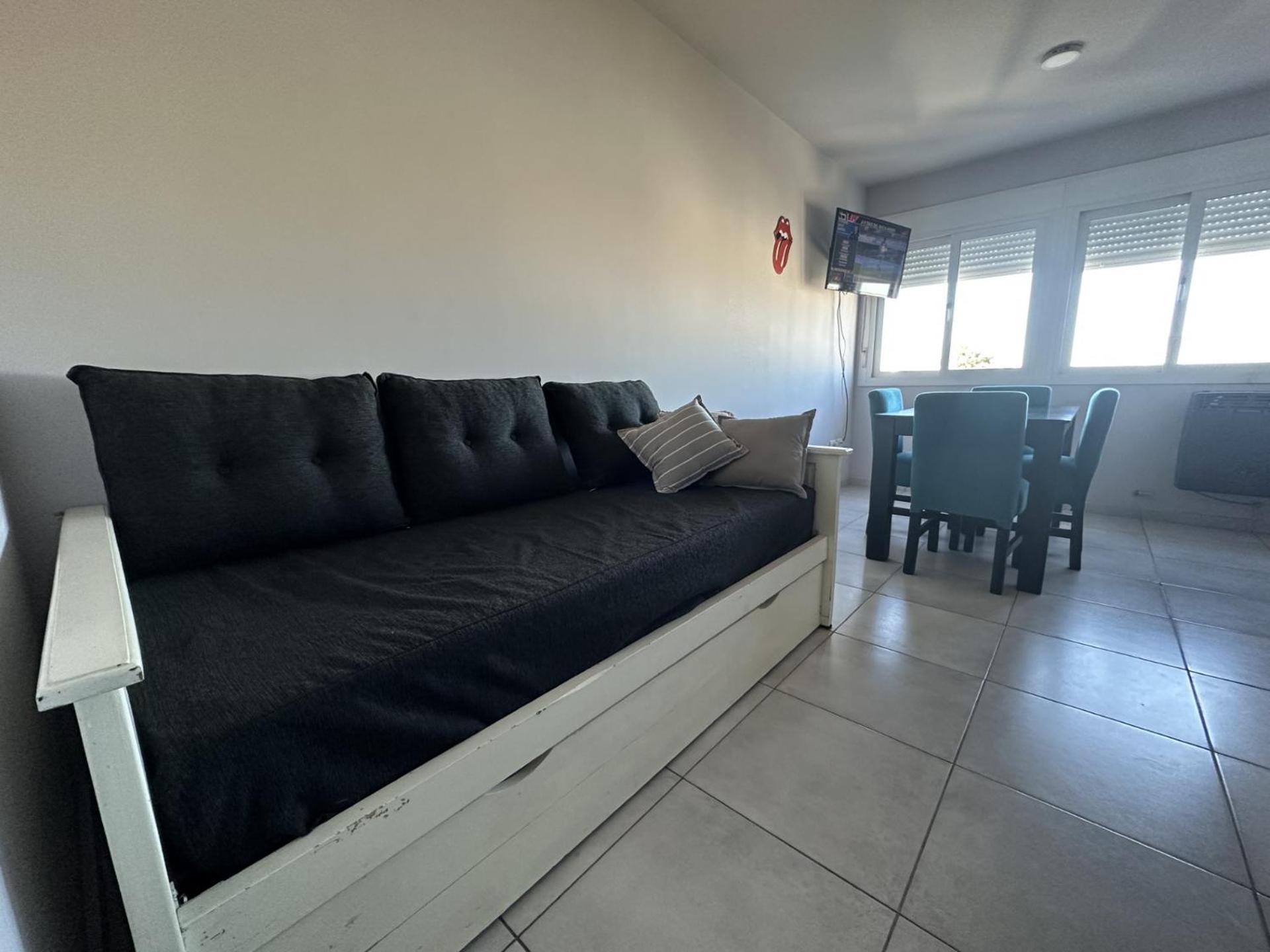 Departamento Por Dia Para 4 Personas Con Cochera Cubierta En Bahia Blanca Luaran gambar